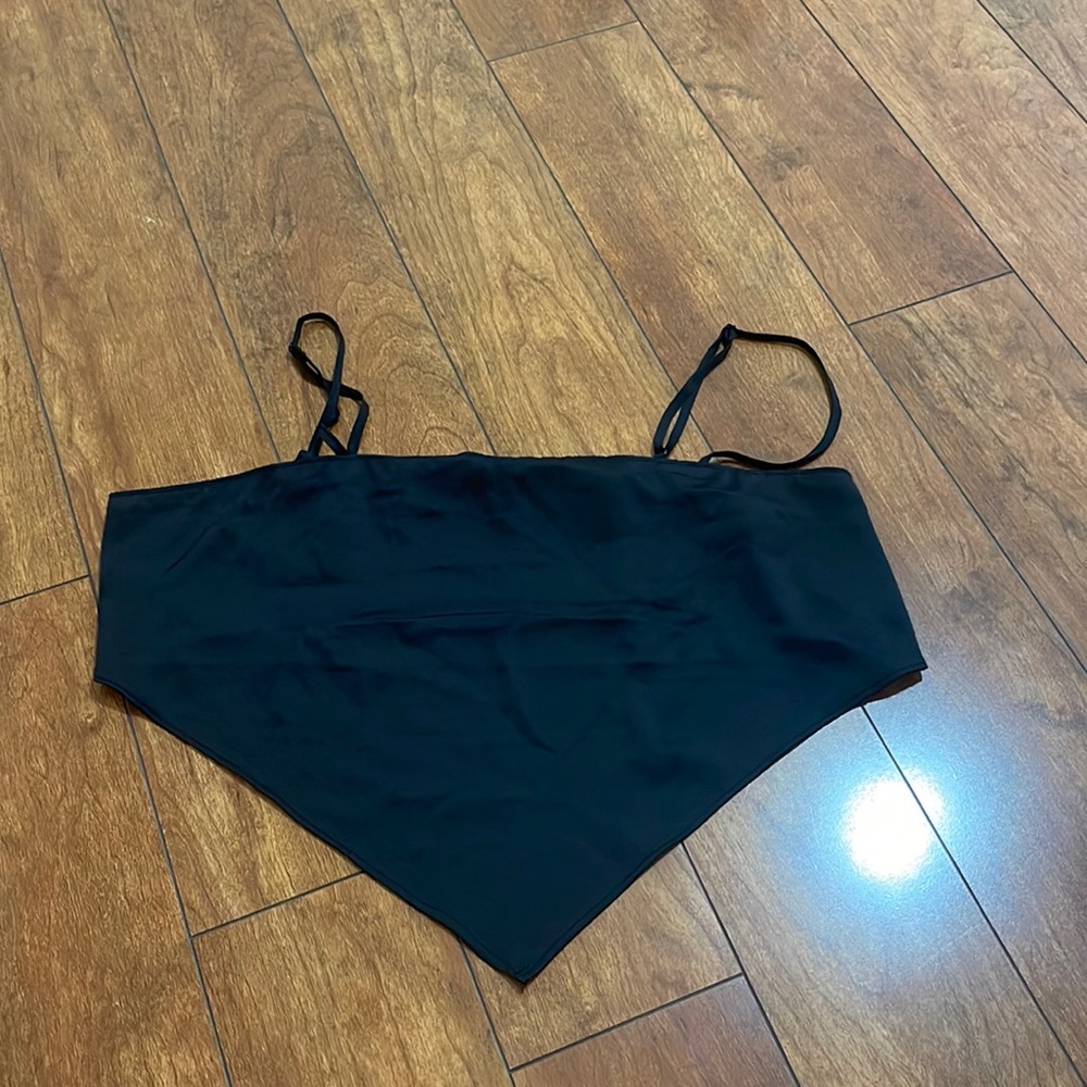 Bandana crop top. Size large. Never been worn. From H&M
